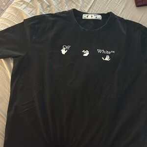 Off White T shirt barley worn